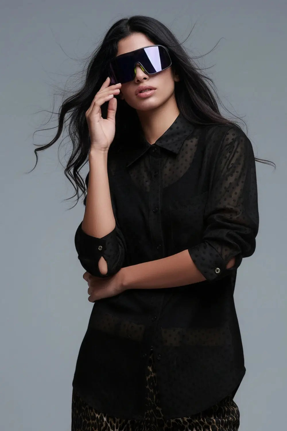 Chemise boutonnée à pois noire en mousseline de soie - Tee-Shirt