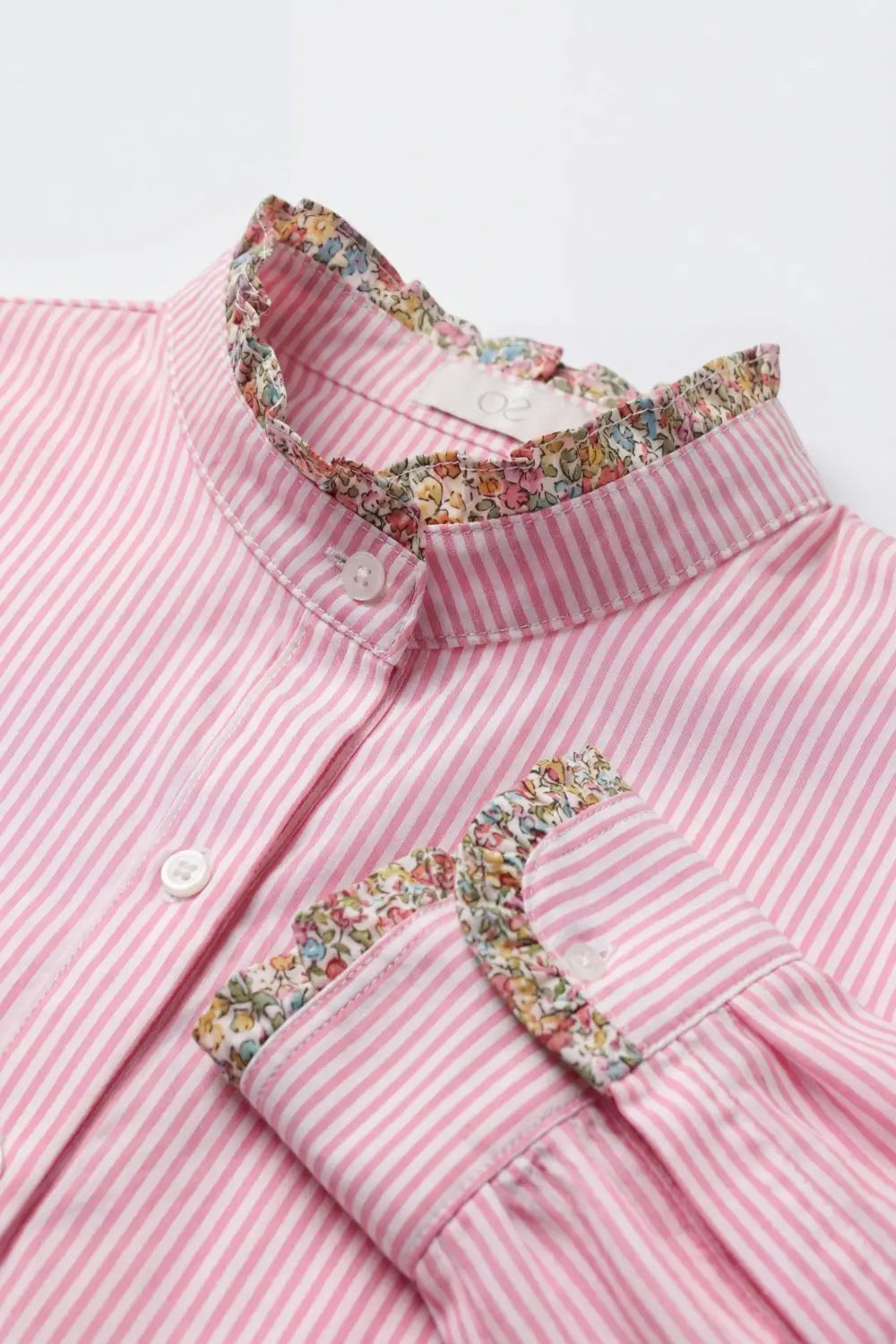 Chemise boutonnée à rayures roses et bordures florales - Tee-Shirt