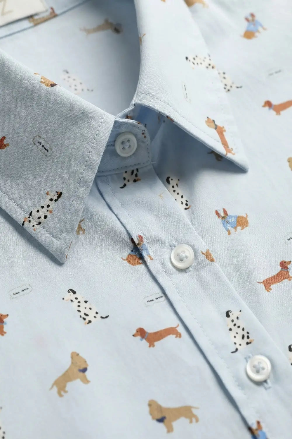 Chemise boutonnée bleu clair avec impression de chien - Tee-Shirt