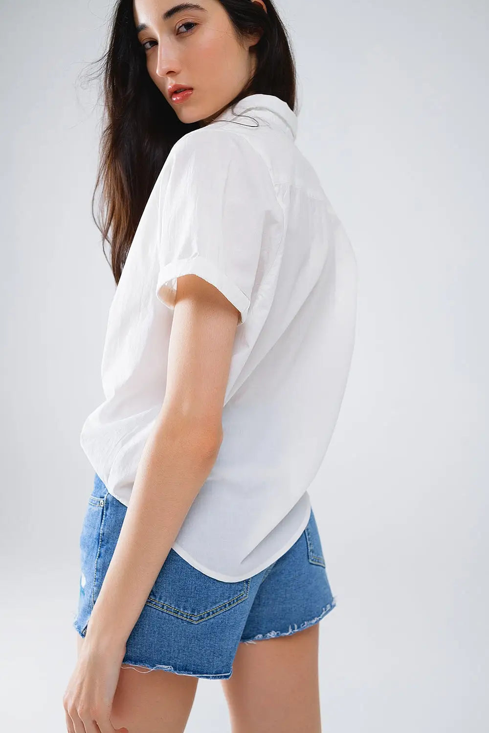 Chemise boutonnée décontractée à manches courtes en blanc - Tee-Shirt