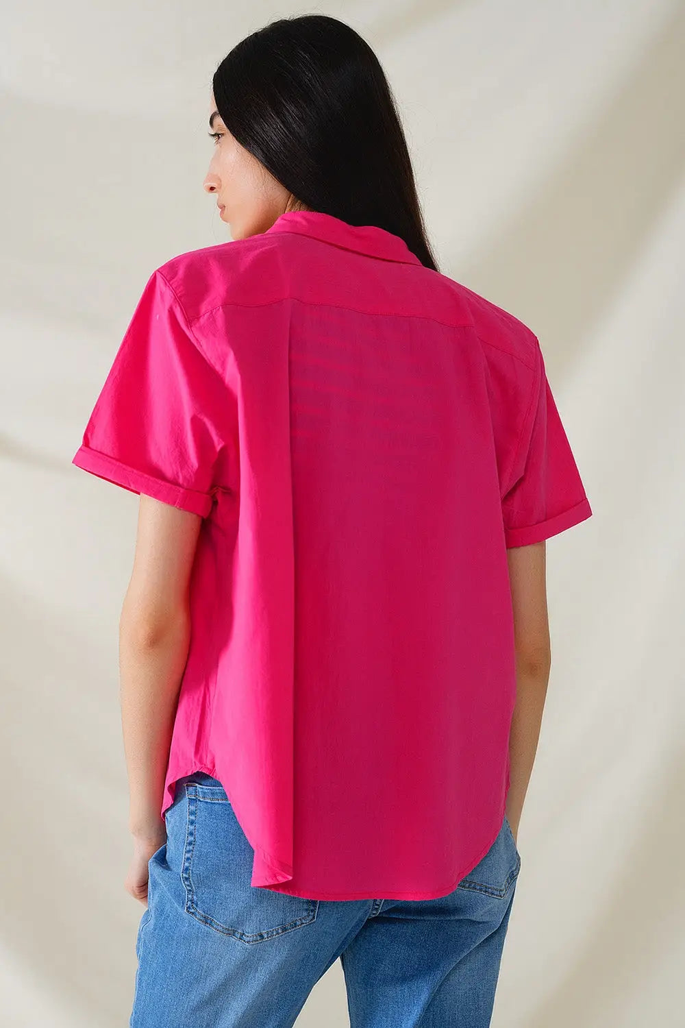 Chemise boutonnée décontractée à manches courtes en fuchsia - Tee-Shirt