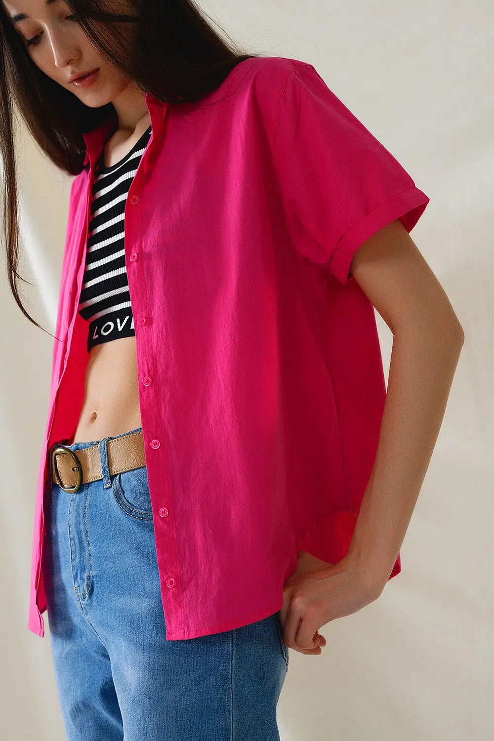 Chemise boutonnée décontractée à manches courtes en fuchsia - Tee-Shirt
