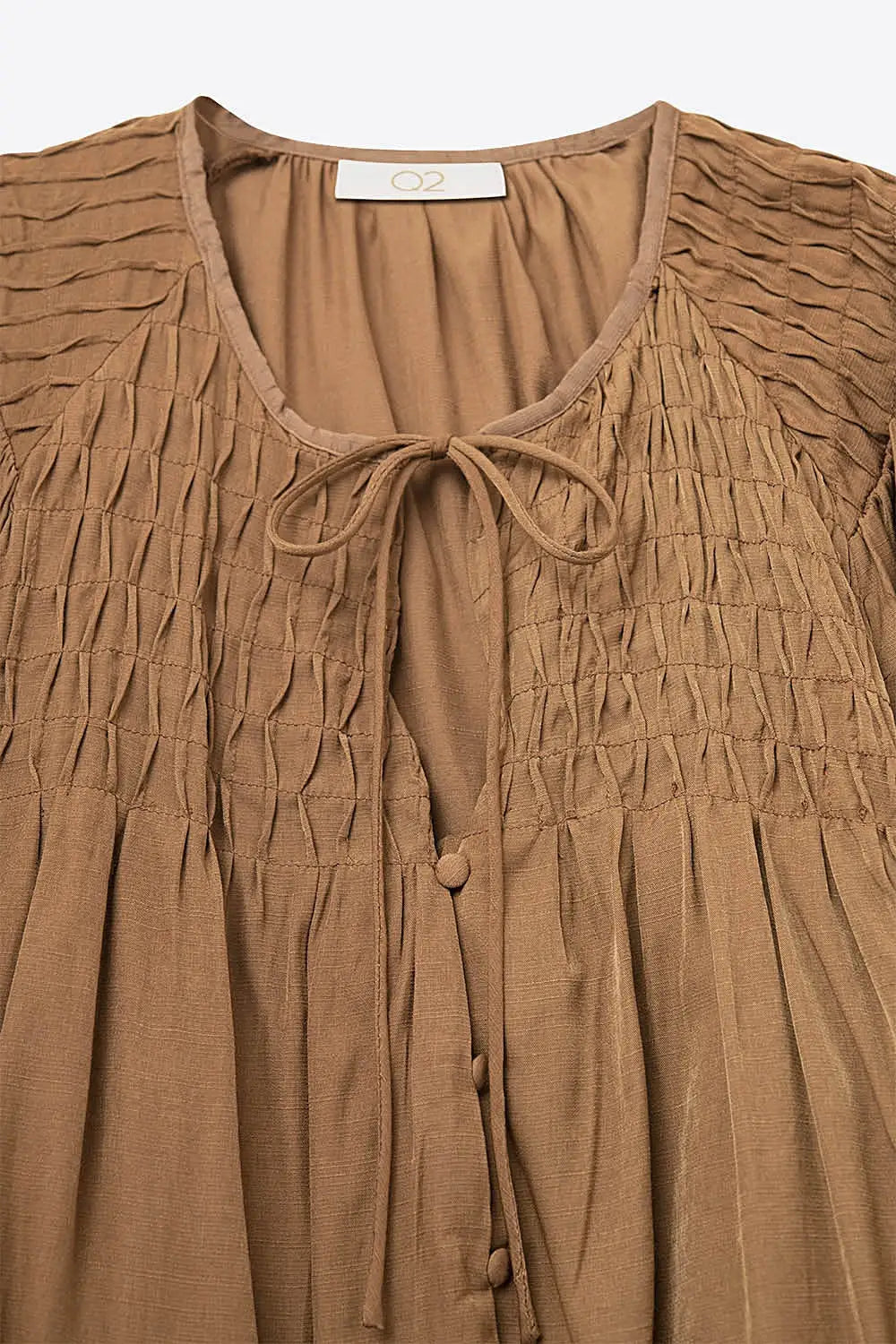 Chemise chic en satin marron avec dentelle - Tops