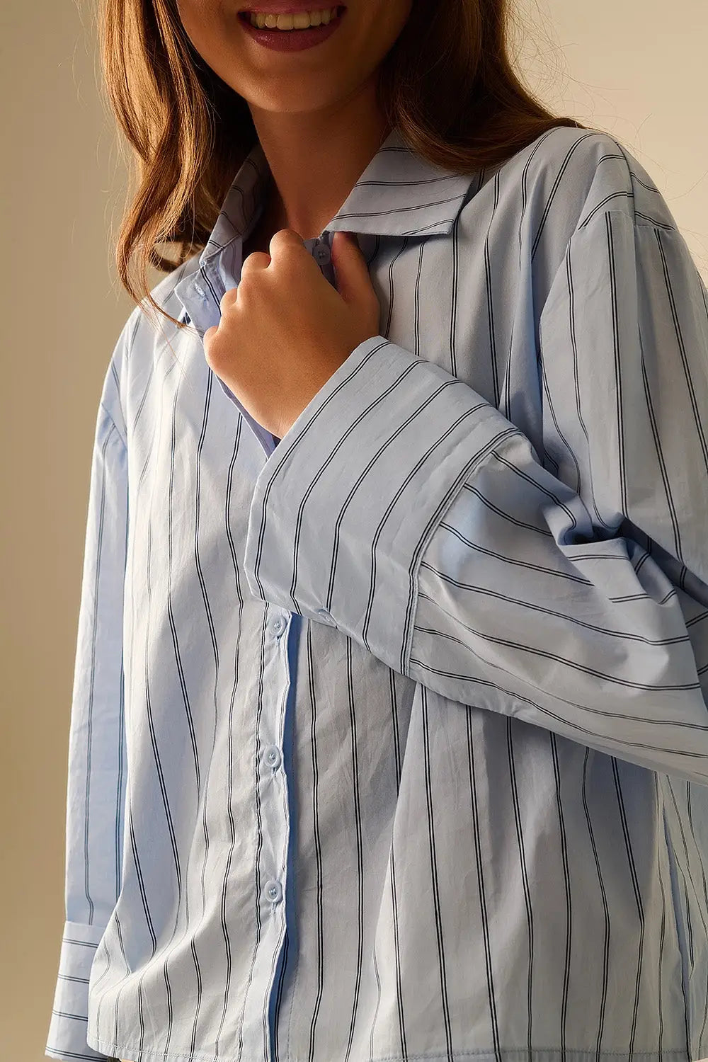chemise courte en popeline rayée bleue - Tee-Shirt