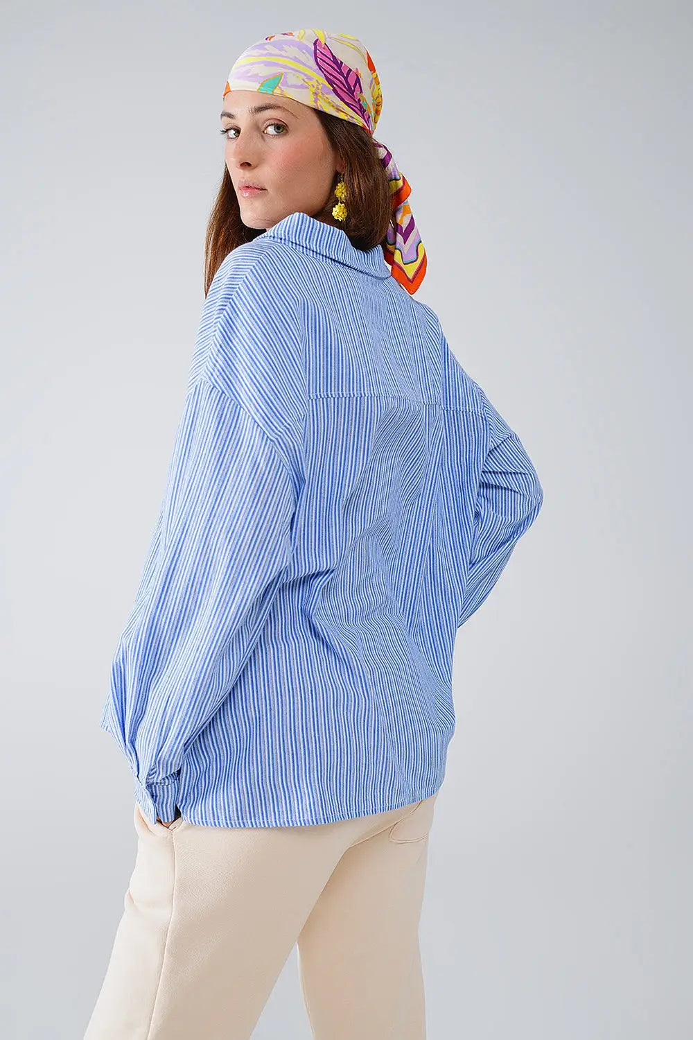 Chemise décontractée à fines rayures bleu - Tee-Shirt