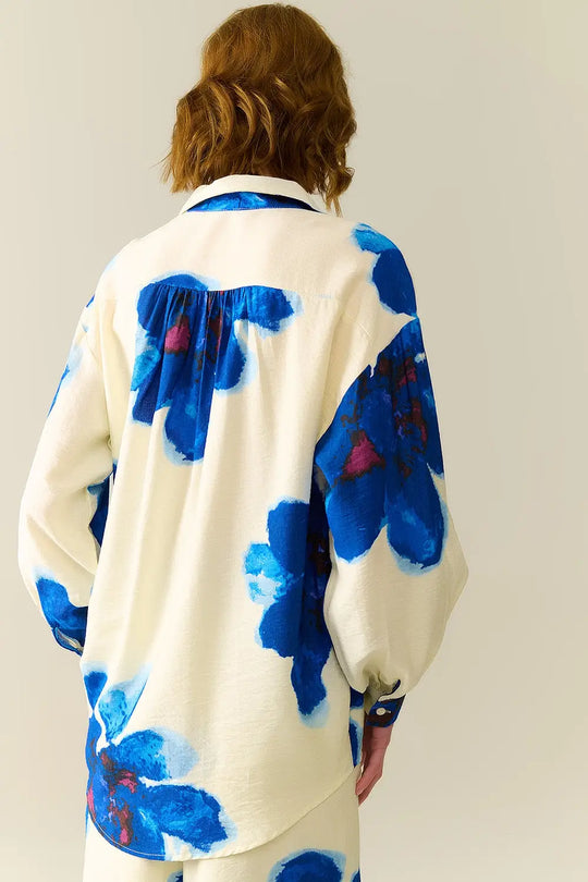 Chemise décontractée blanche avec imprimé de fleurs tropicales bleues - Tee-Shirt