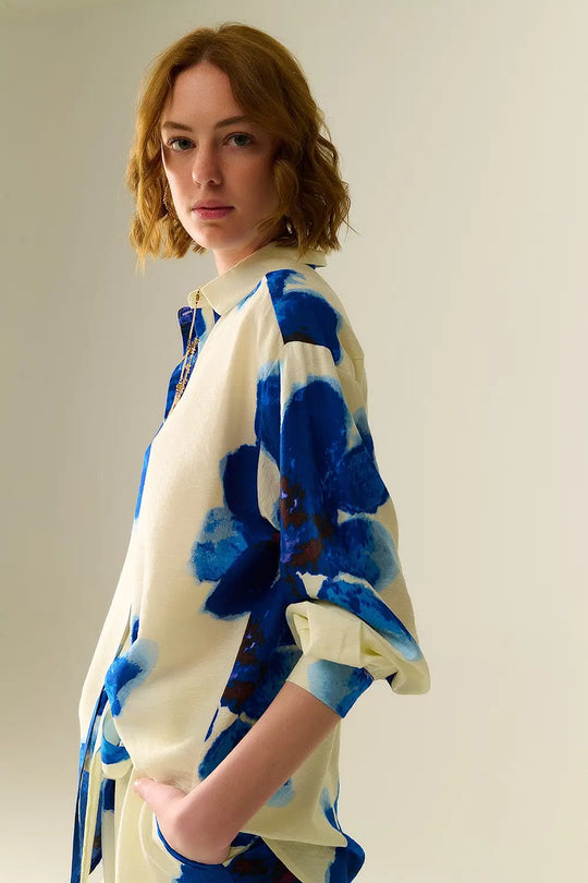 Chemise décontractée blanche avec imprimé de fleurs tropicales bleues - Tee-Shirt