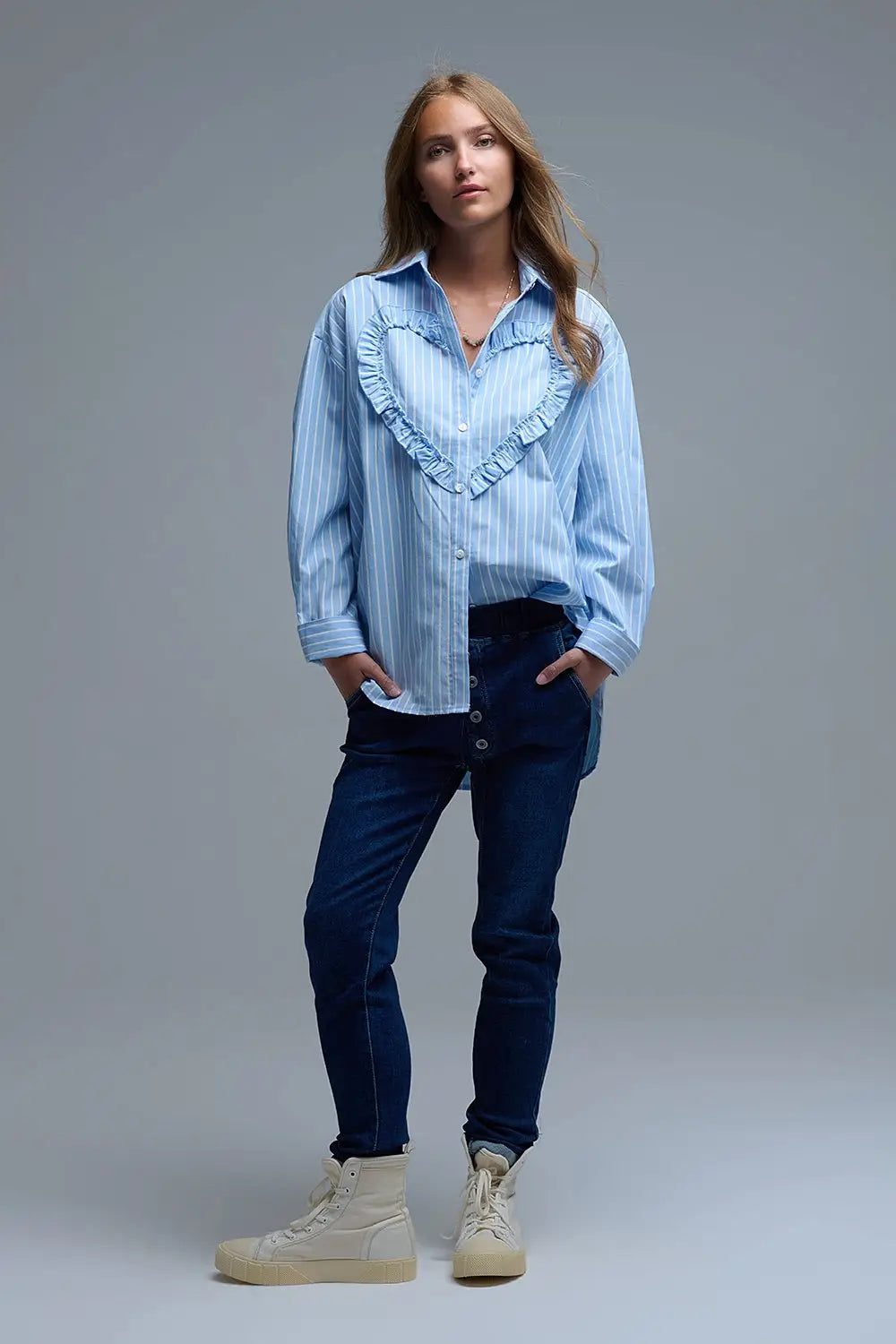 Chemise décontractée bleue à rayures et coutures en forme de cœur - Tee-Shirt