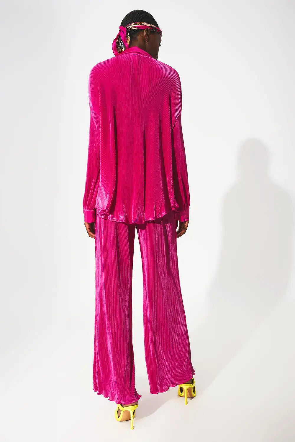 Chemise décontractée en satin plissé en fuchsia - Tee-Shirt