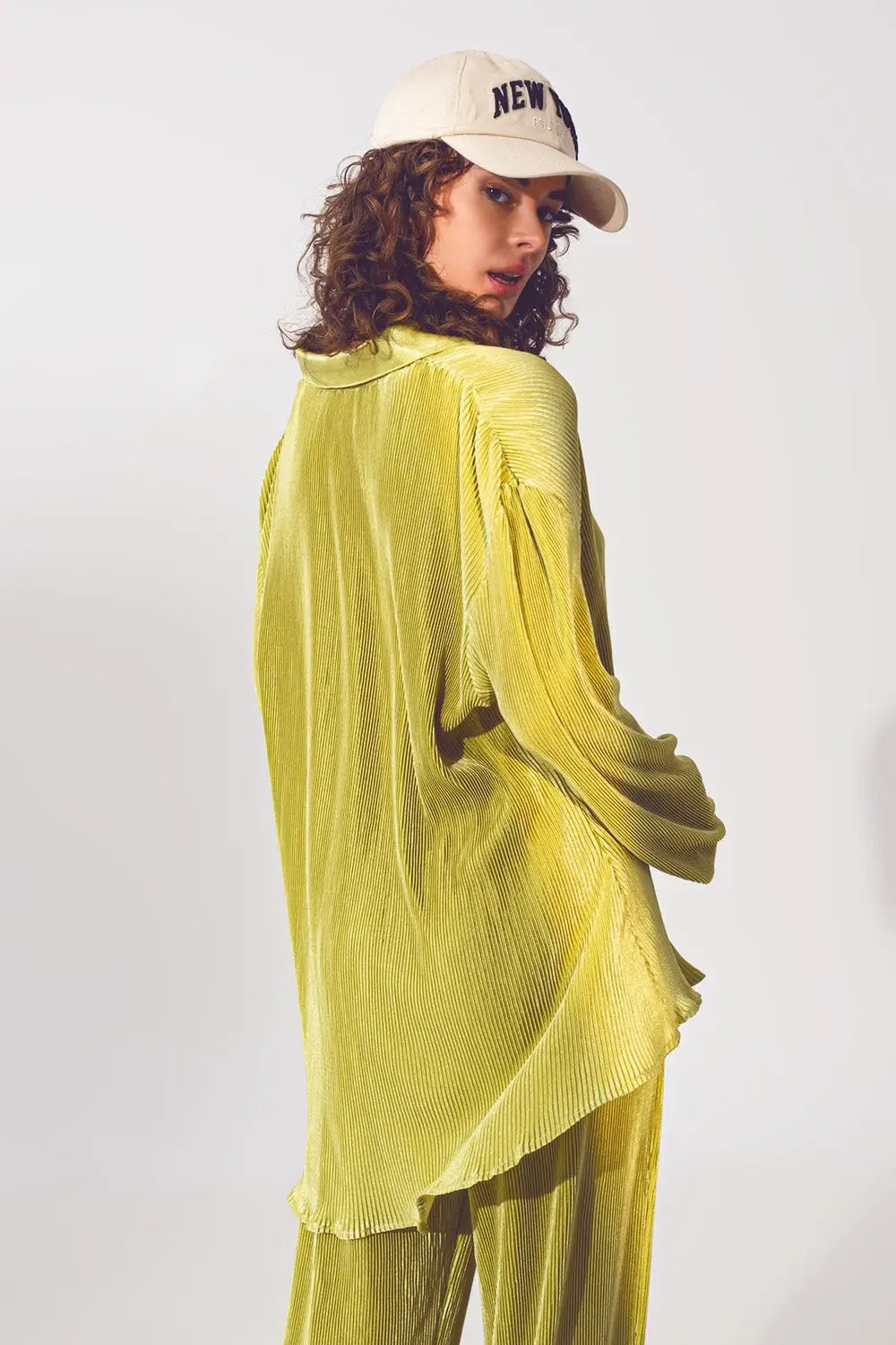 Chemise décontractée en satin plissé en vert - Tee-Shirt