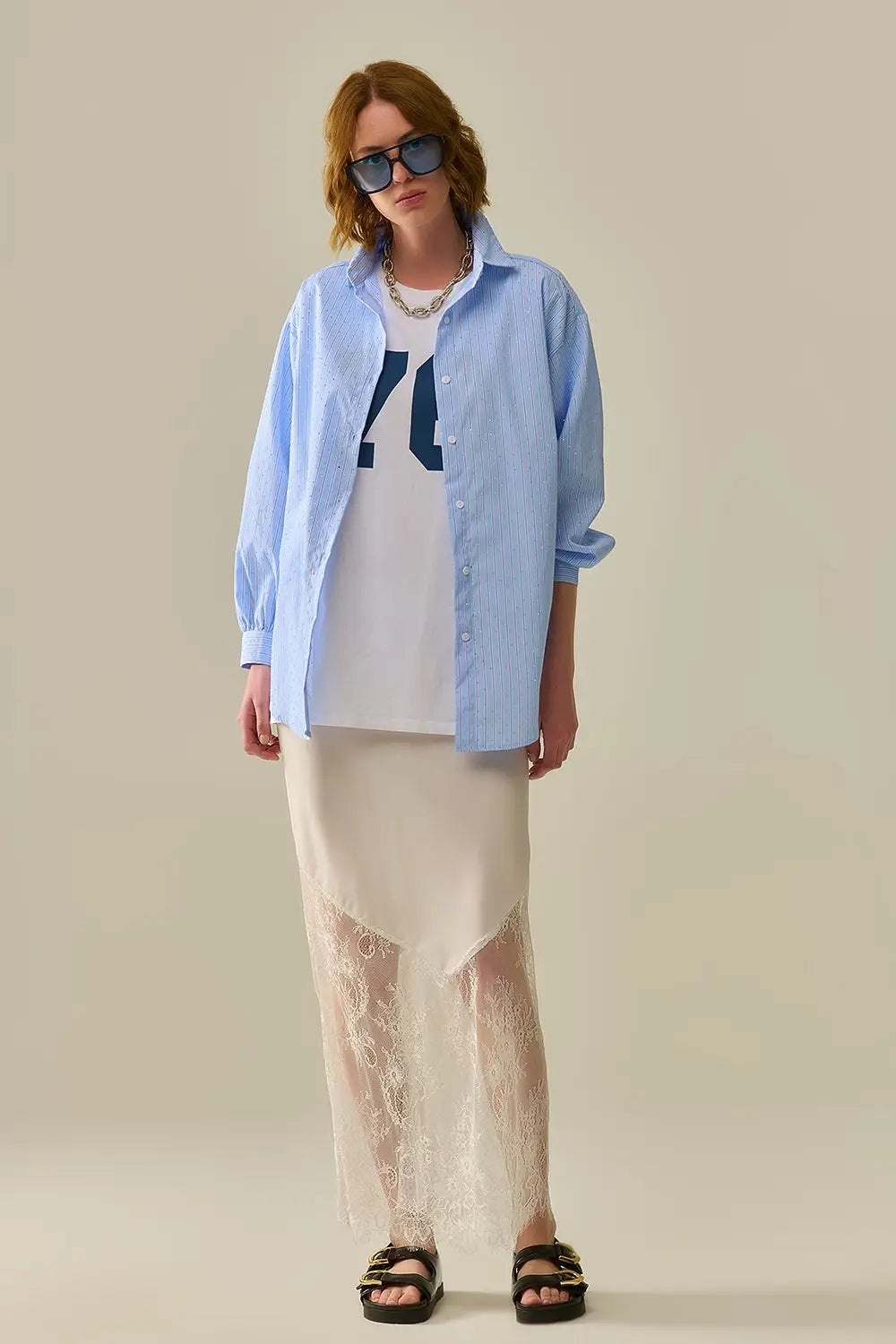 chemise en popeline bleue rayée ornée de strass - Tee-Shirt