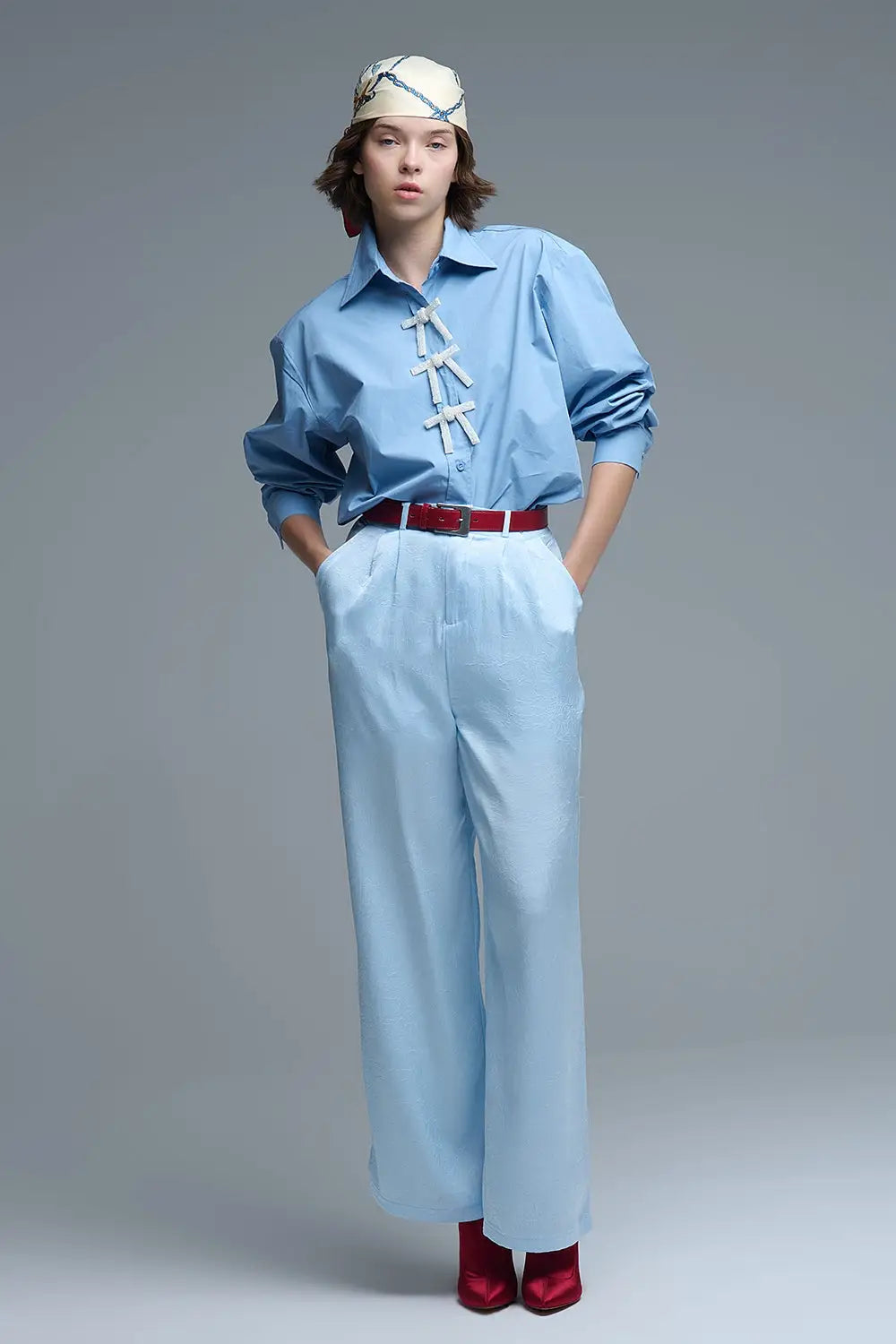 Chemise en popeline surdimensionnée bleue avec boutons en perles blanches - Tee-Shirt