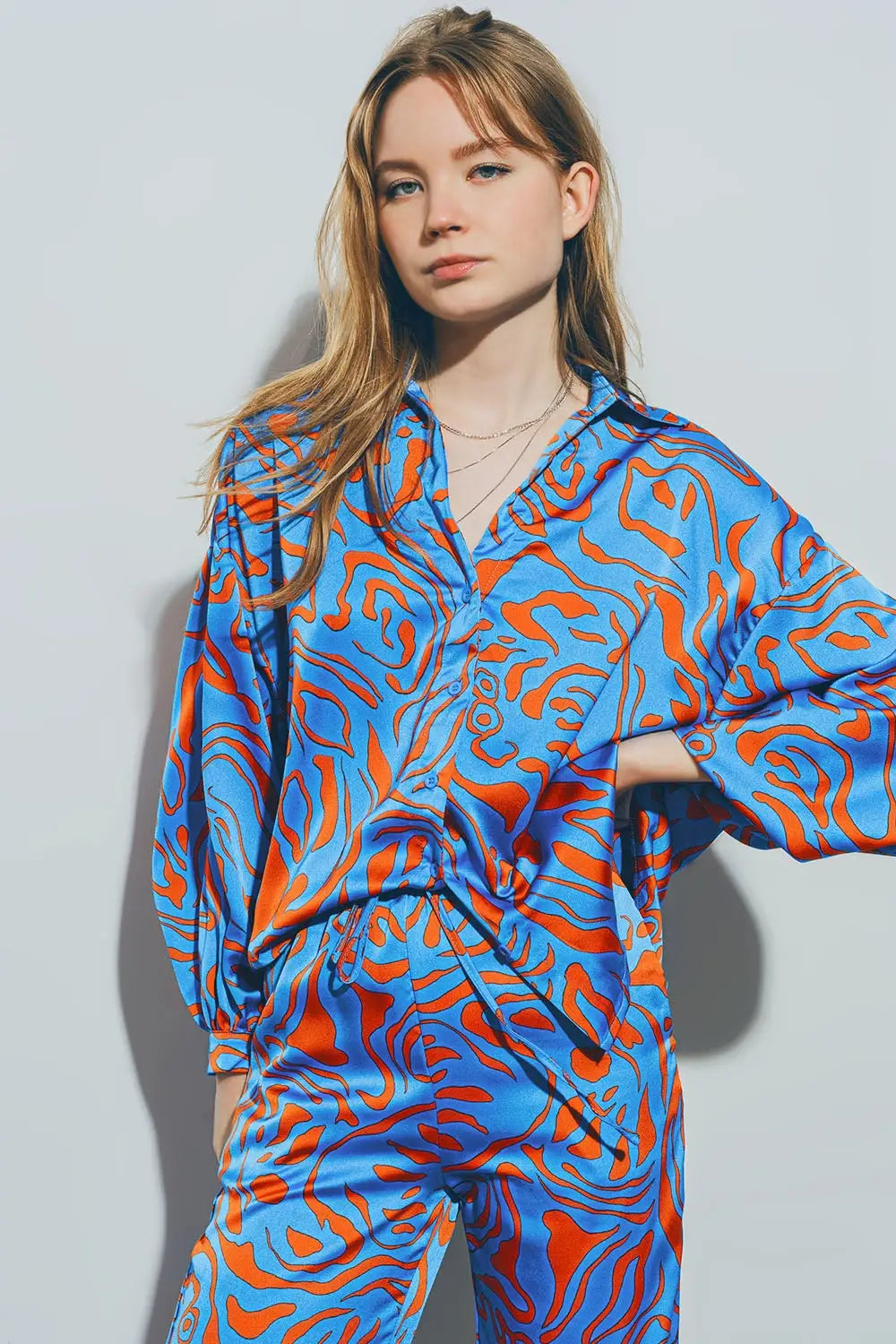 Chemise en Satin à Manches Ballon en Bleu - Tee-Shirt