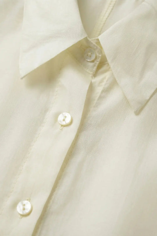 Chemise en satin brillant à coupe décontractée de couleur blanche - Tee-Shirt
