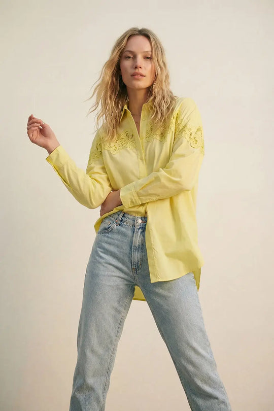 Chemise jaune en popeline surdimensionnée avec détails en dentelle - One Size / jaune - Tee-Shirt