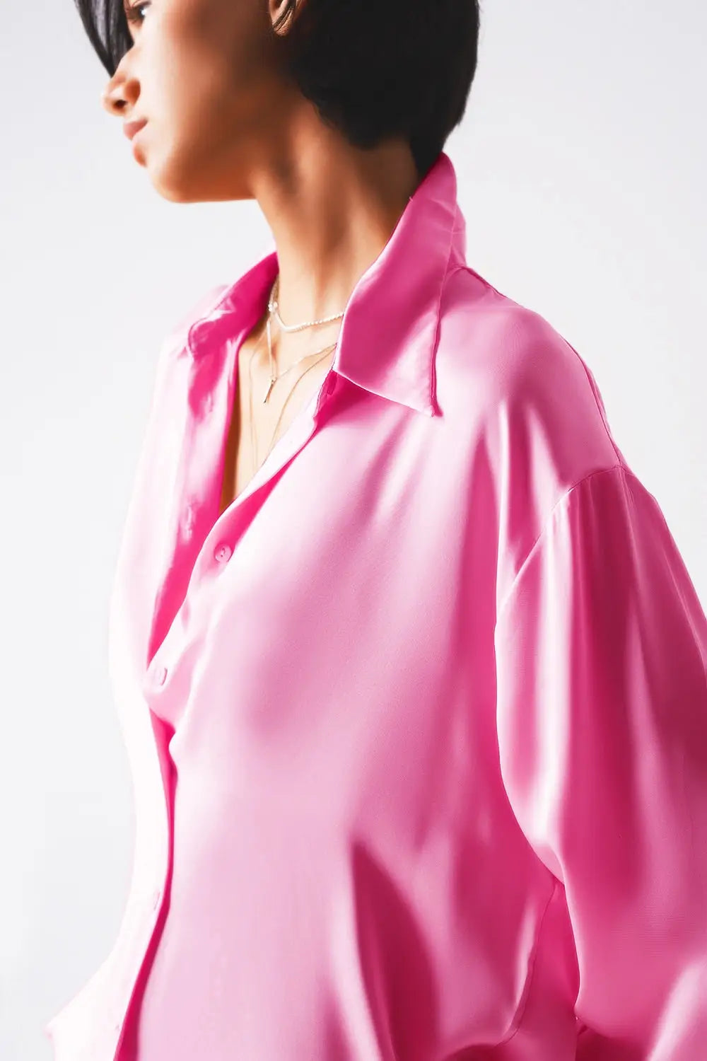 Chemise manches longues boutonnée devant en satin rose - Tee-Shirt