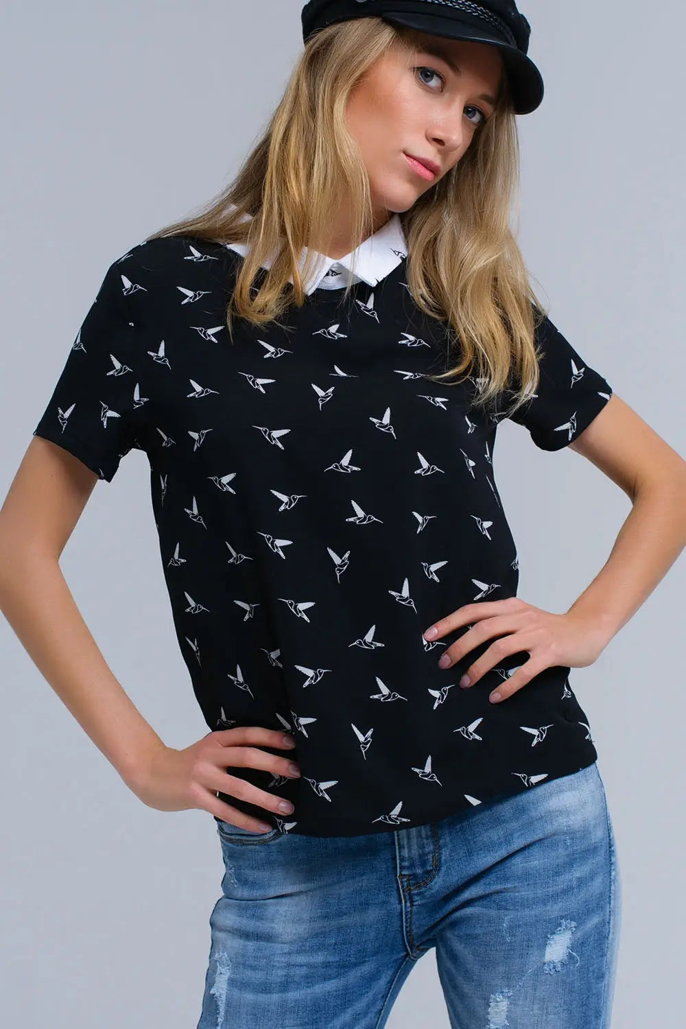 Chemise noire avec des oiseaux imprimés blancs - Tee-Shirt