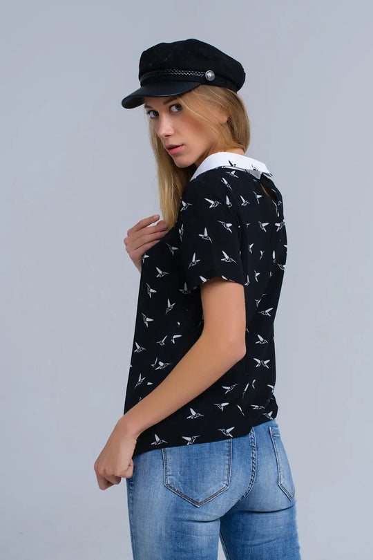 Chemise noire avec des oiseaux imprimés blancs - Tee-Shirt