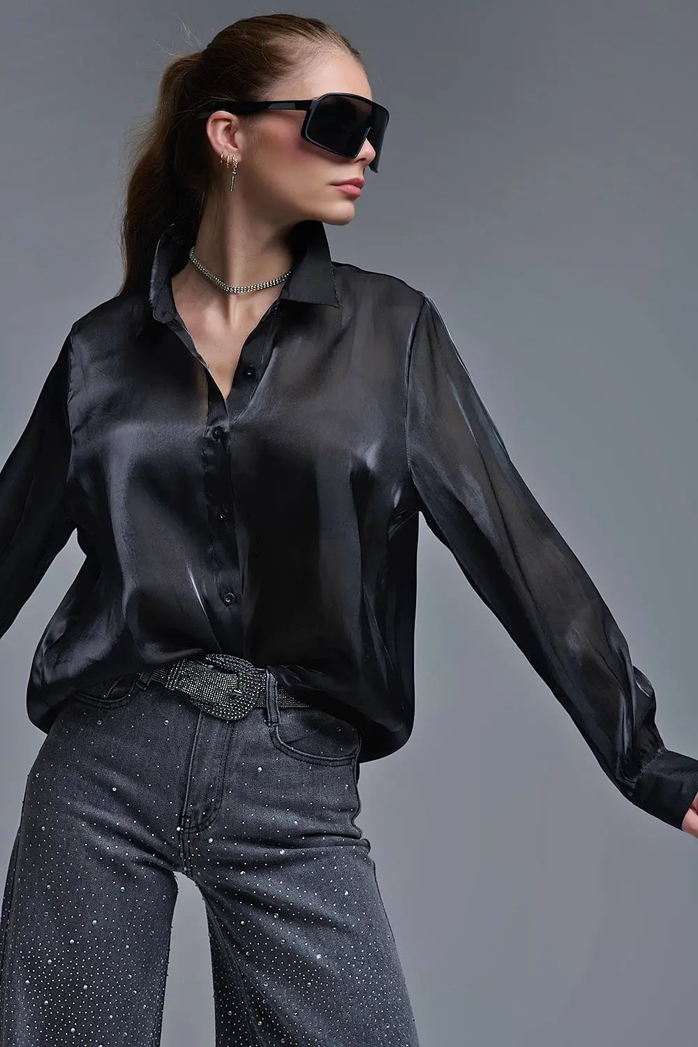 Chemise noire élégante en satin de soie - Tee-Shirt
