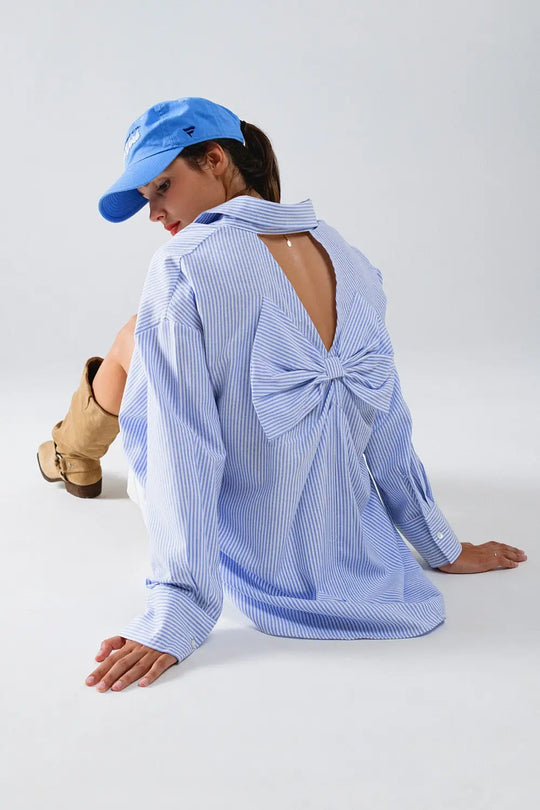 Chemise oversize en popeline rayée avec nœud en bleu et blanc - Tee-Shirt