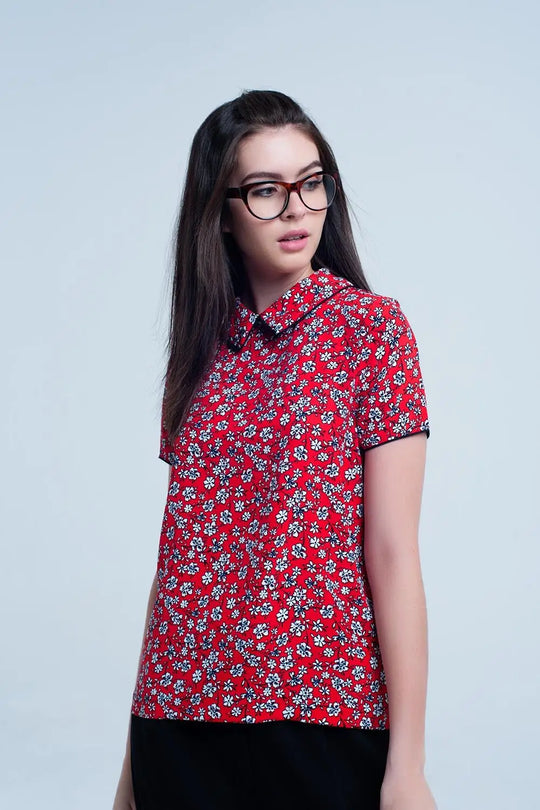 Chemise rouge avec des fleurs blanches - Tee-Shirt