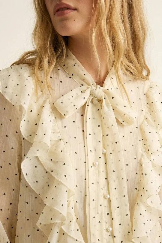 Chemisier à volants à pois crème avec poignets froncés - Tee-Shirt
