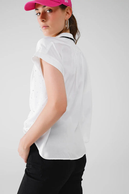 Chemisier blanc boutonné avec strass sur tout le corps et manches courtes - Tee-Shirt