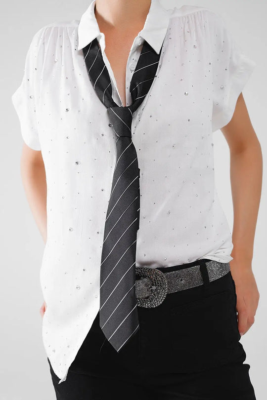 Chemisier blanc boutonné avec strass sur tout le corps et manches courtes - Tee-Shirt