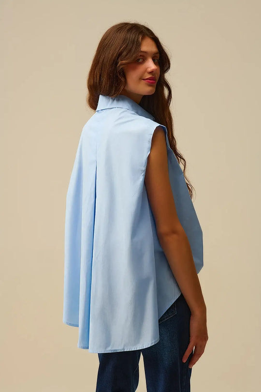Chemisier bleu sans manches avec boutons en forme de cœur - Tee-Shirt