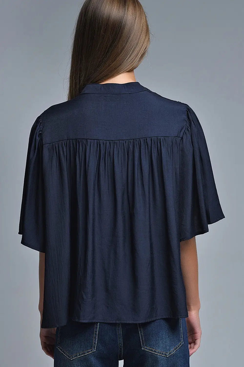 Chemisier décontracté de style bohème en marine avec détails brodés - Tops