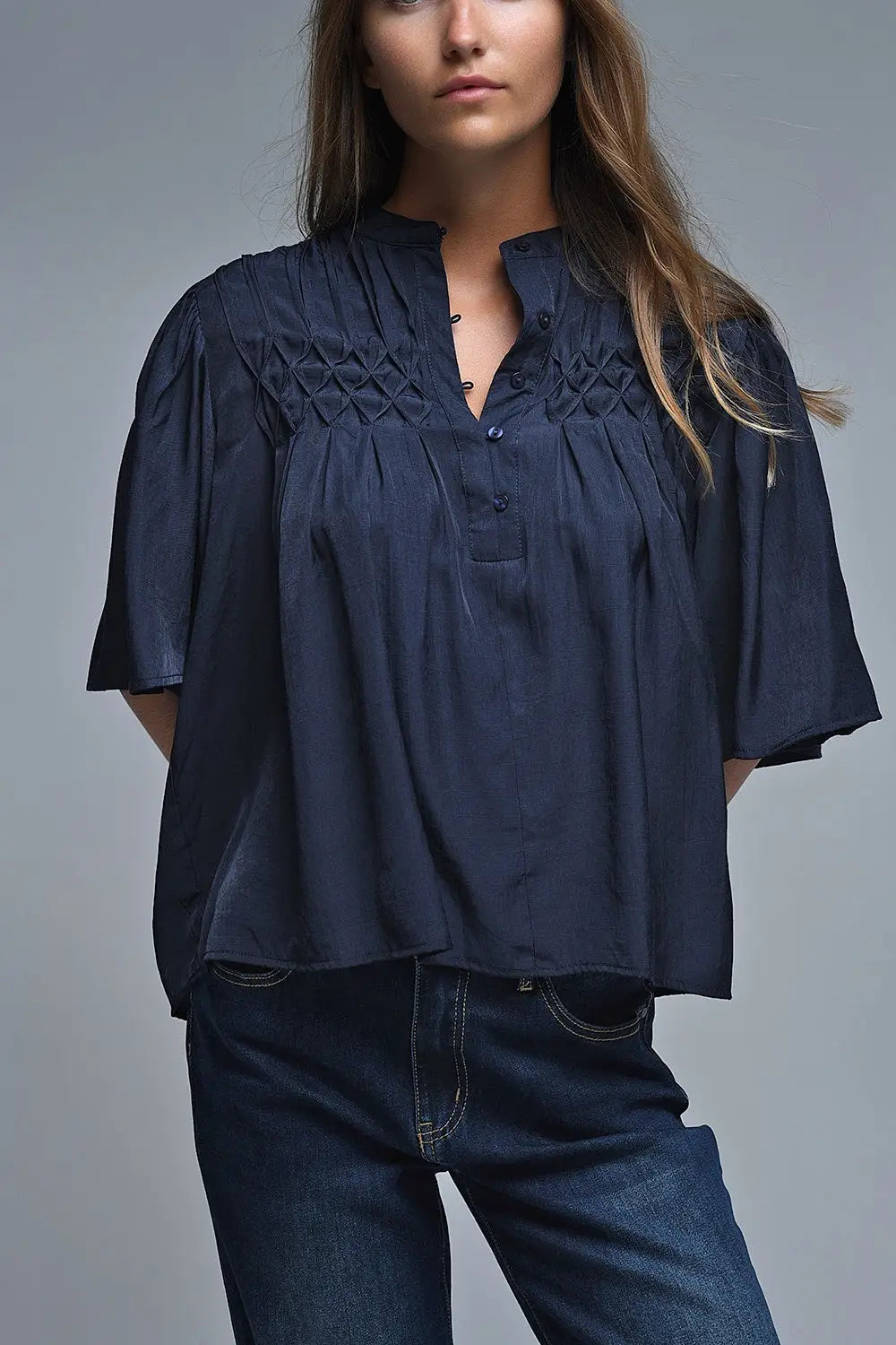 Chemisier décontracté de style bohème en marine avec détails brodés - Tops