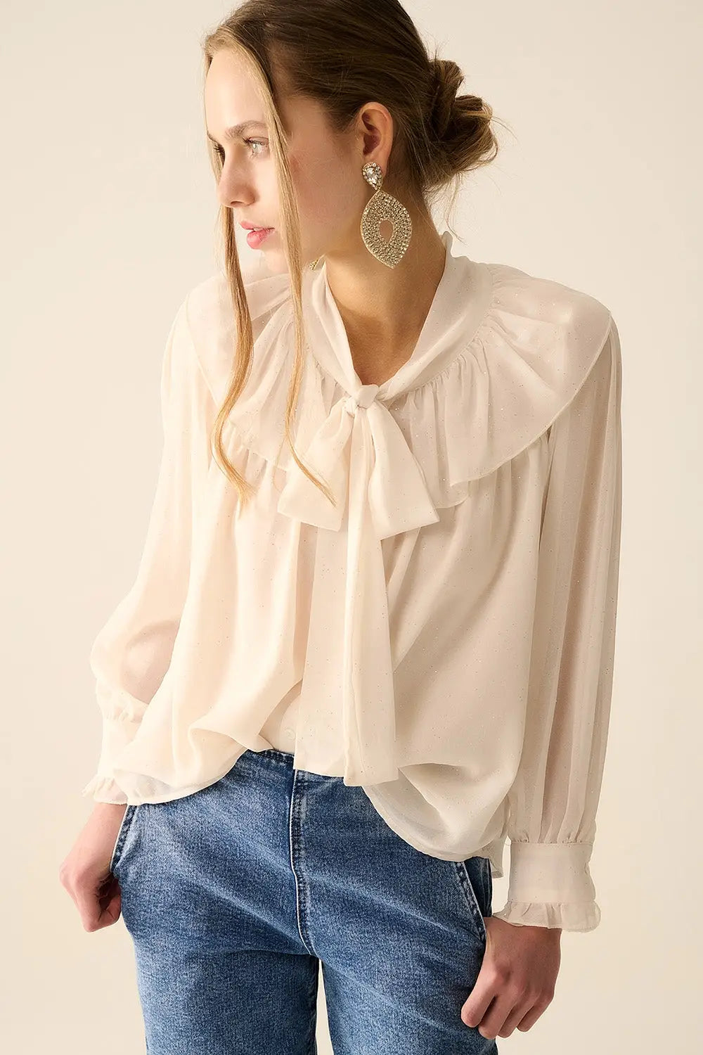 Chemisier en chiffon beige avec détail de nœud - Tee-Shirt