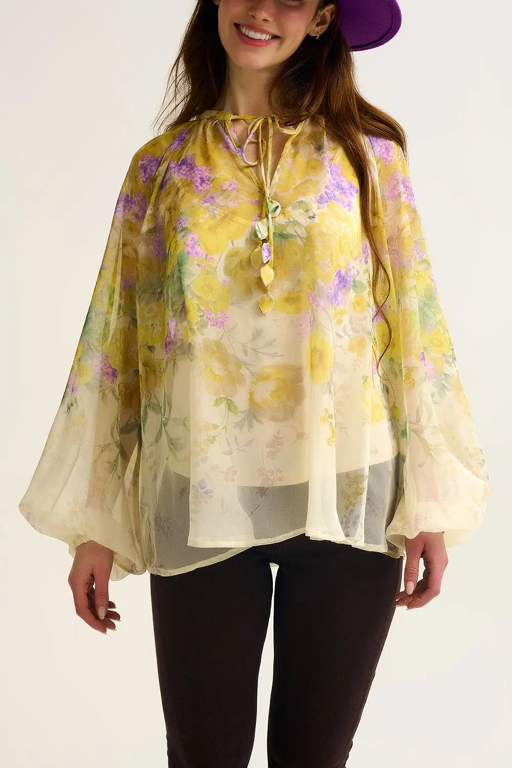 Chemisier en mousseline florale avec finition transparente et silhouette fluide - Tee-Shirt