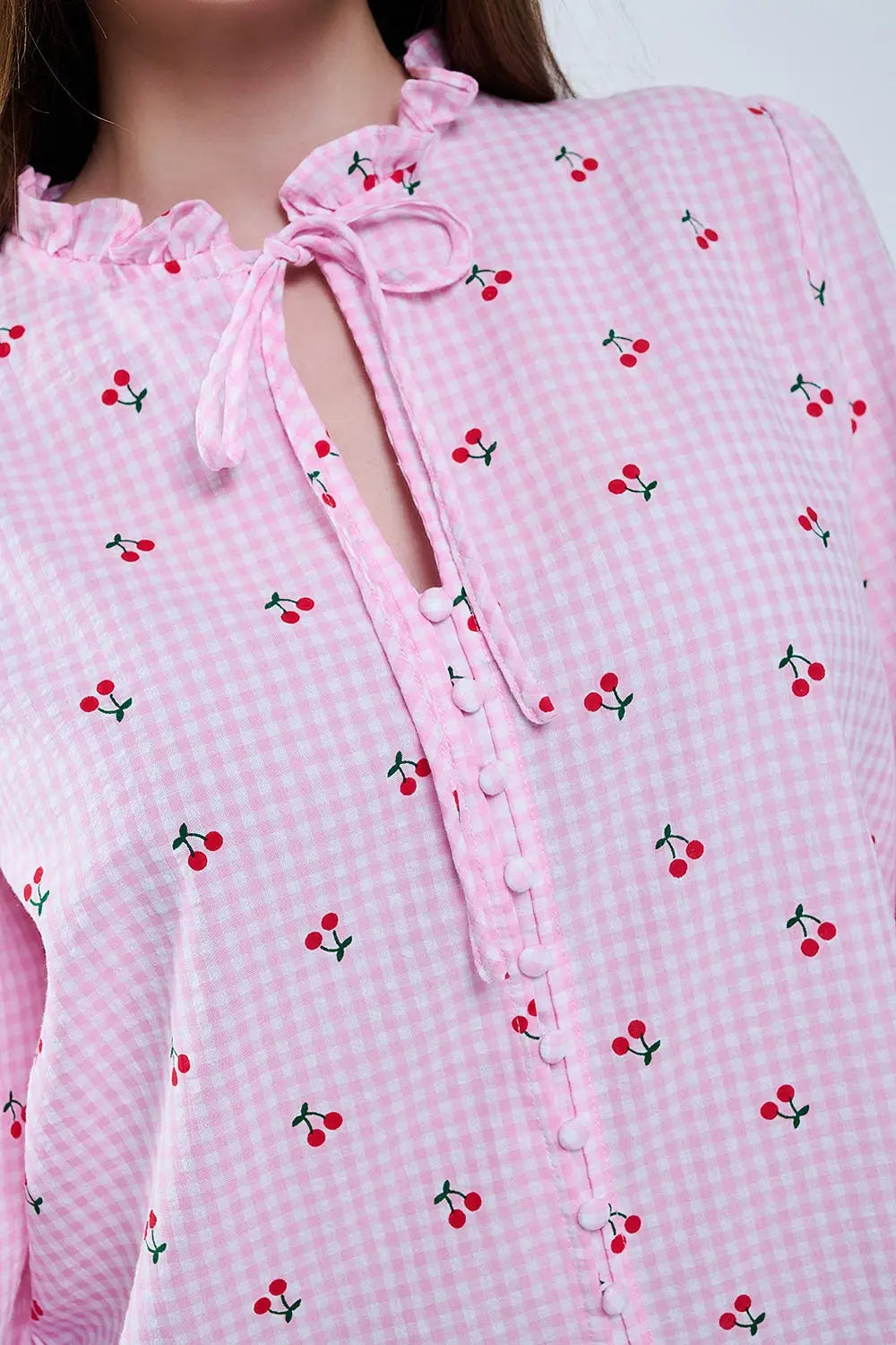Chemisier rose avec détails de cerises et nœud noué - Tee-Shirt
