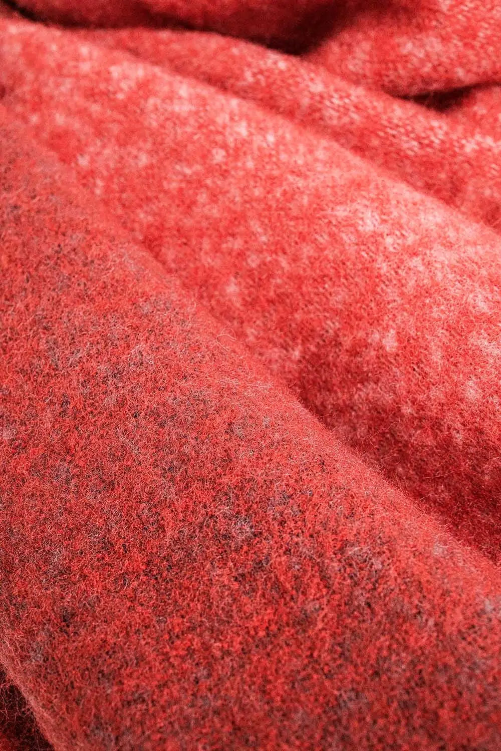 Chunky knit scarf in red color block with fringes - One Size / Red - Scarves & Hats