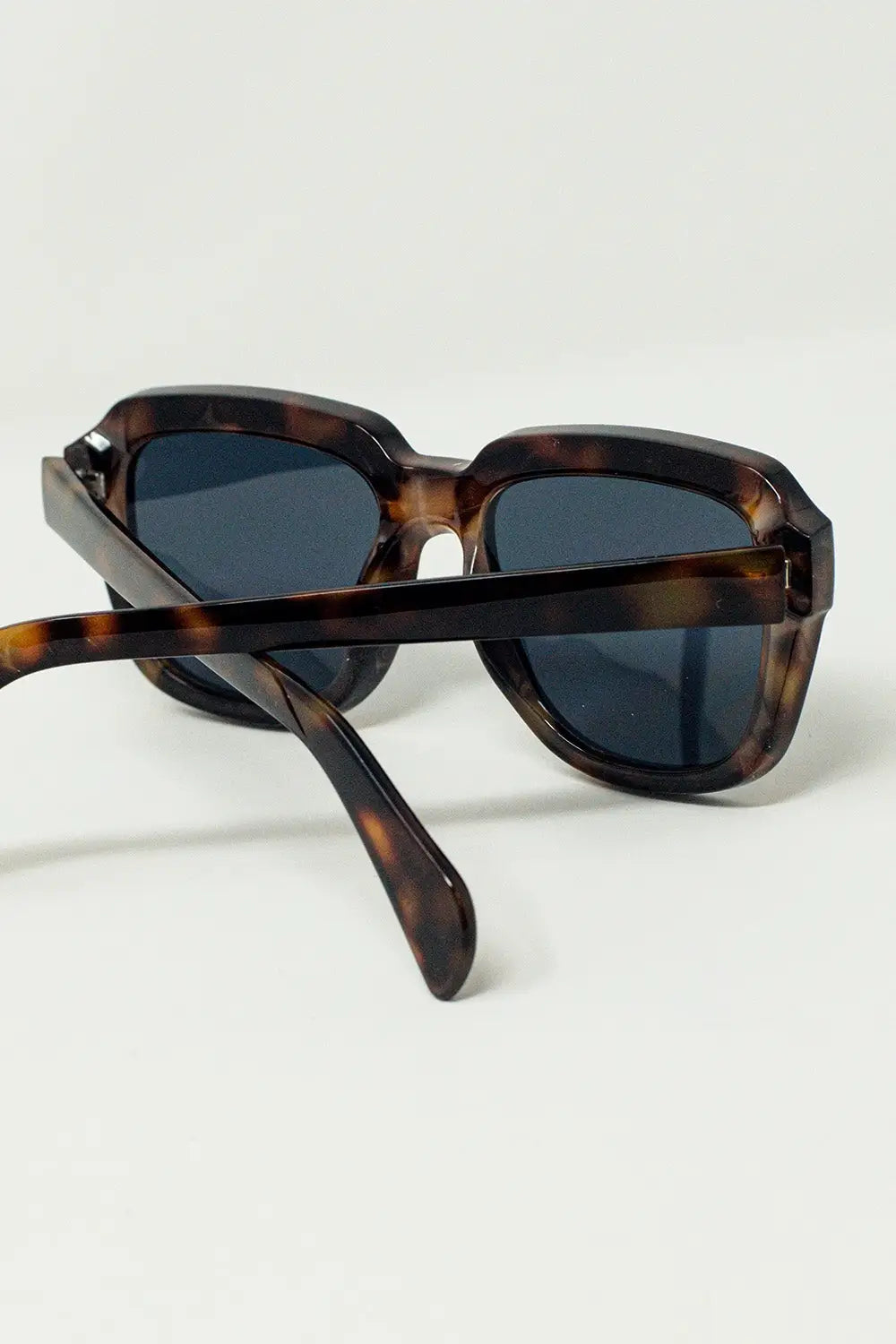 Chunky Square Sunglasses With Dark Brown Tortoise Shell Frame - One Size / Brown
