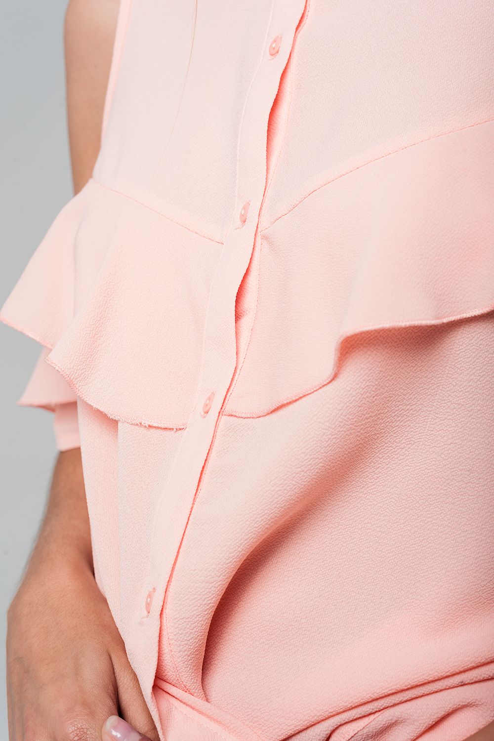 Cold shoulder ruffled shirt in pink