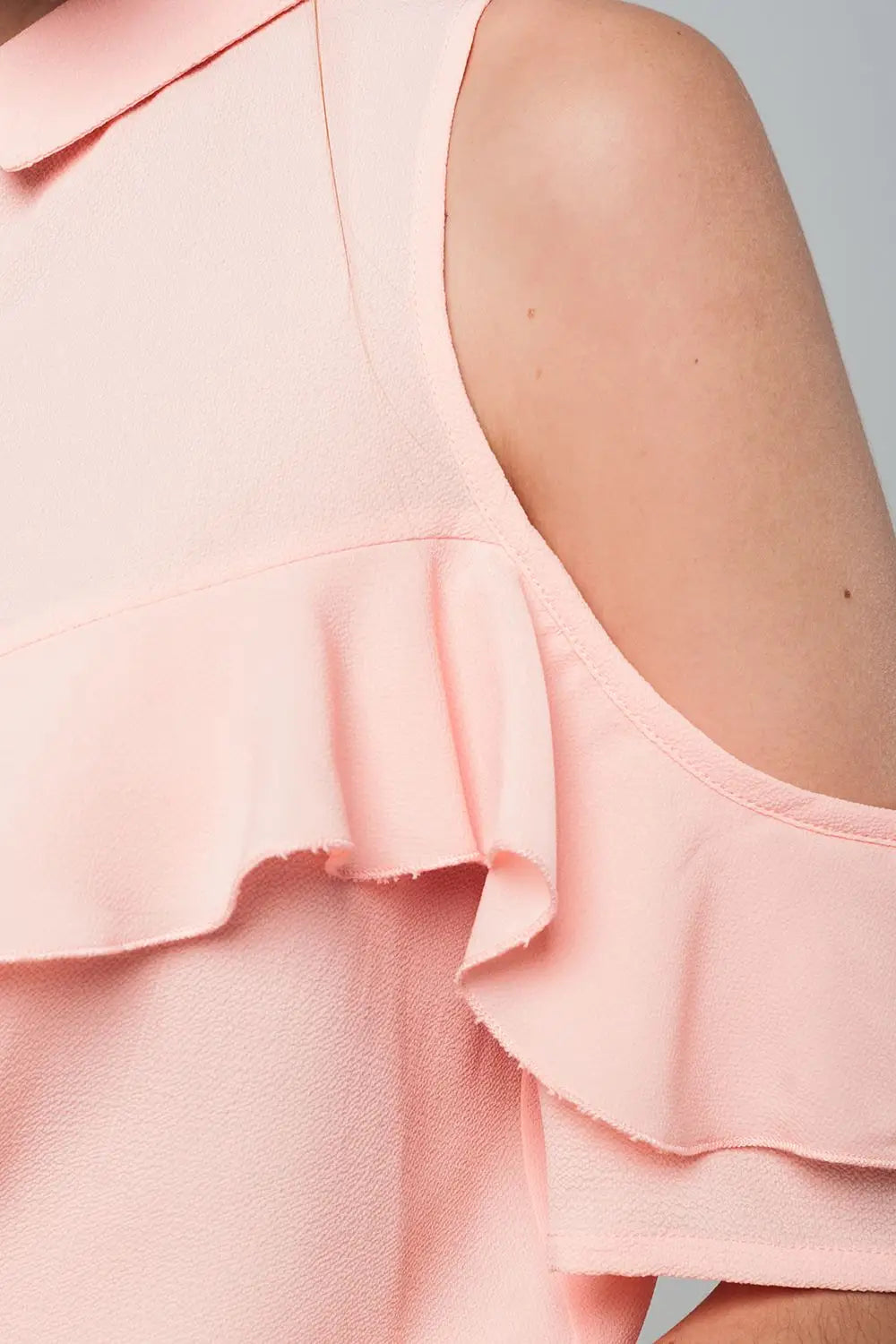 Cold shoulder ruffled shirt in pink - Shirts