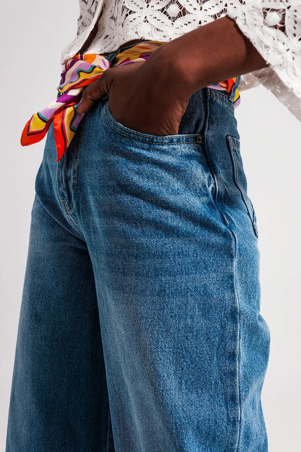 Cotton high waist cropped jeans in mid wash 90s blue - Jeans
