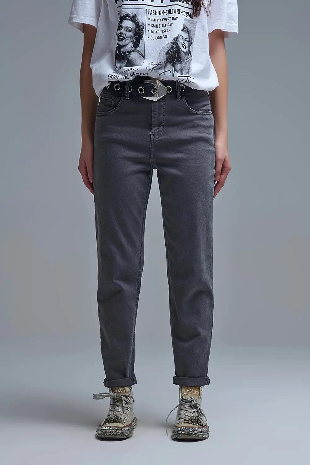 Q2 Cotton mid rise slouchy jean in Dark Gray
