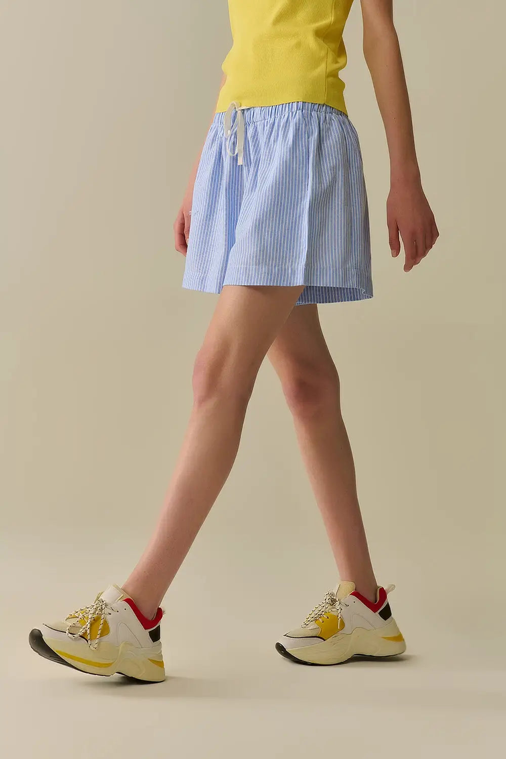 Court avec rayures et cordons à la taille - Pantalons