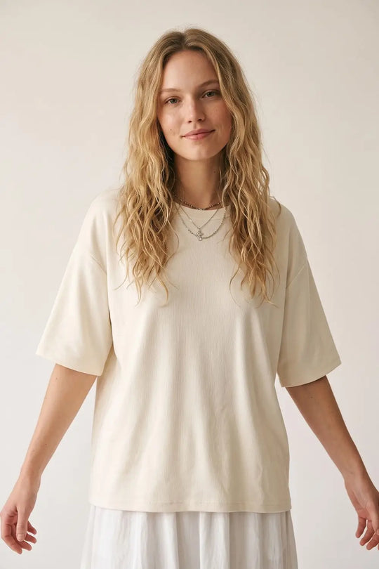 Q2 Cream Relaxed Fit Short Sleeve sweatshirt with Crewneck