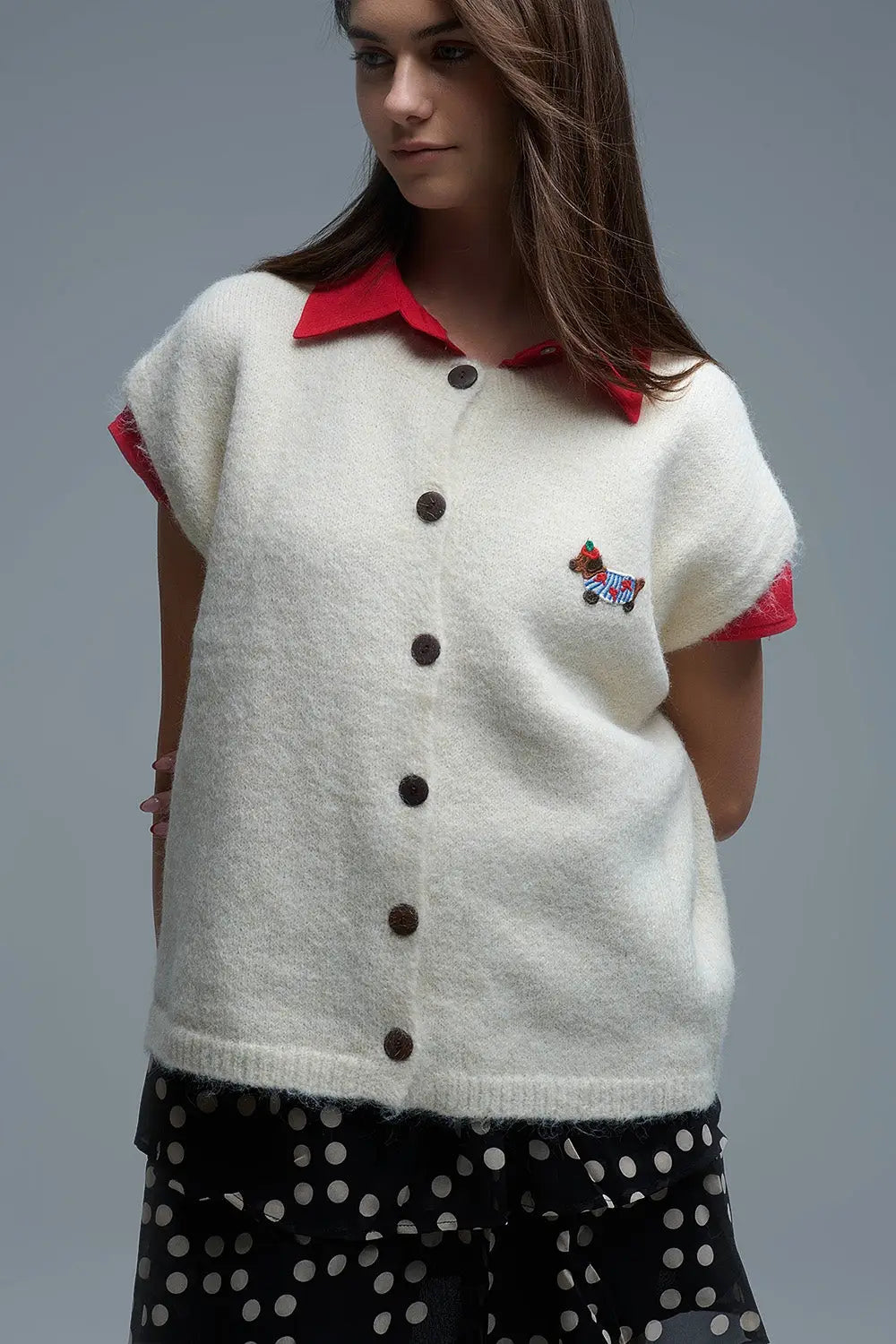 Q2 Cream relaxed knitted Vest With Embroidered cute Dog Detail
