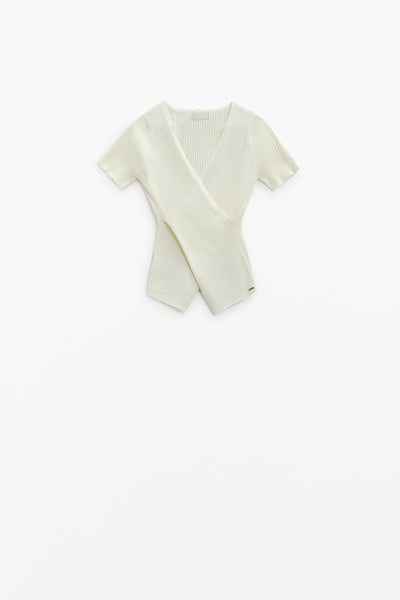 Cream t-shirt with crossed front and V-neck