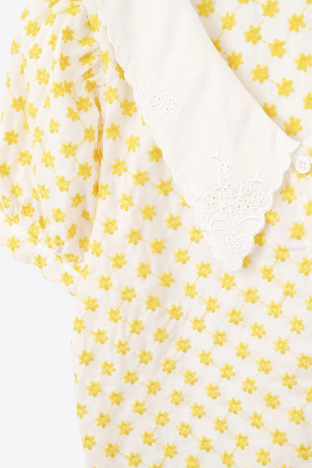 crop blouse with a baby collar and embroidered flowers - Shirts