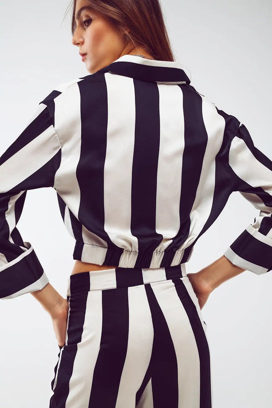 Crop Shirt avec Détail Nœud à Rayures Noires et Blanches - Tee-Shirt