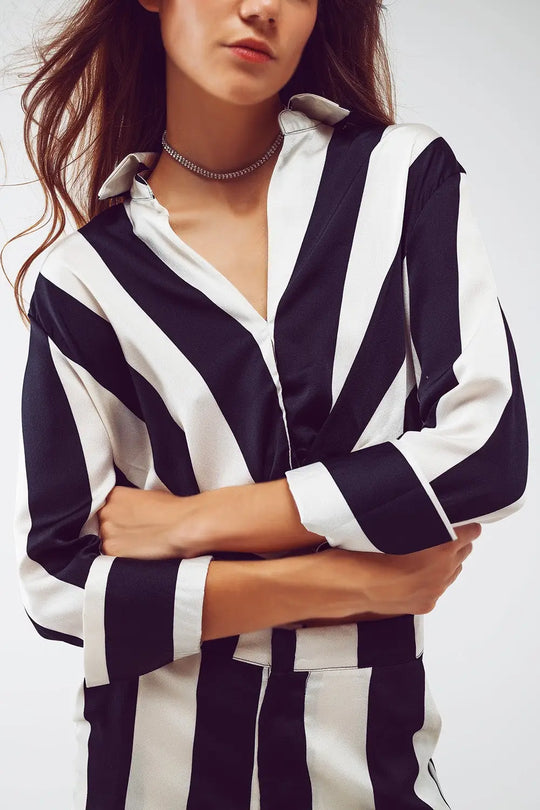 Crop Shirt avec Détail Nœud à Rayures Noires et Blanches - Tee-Shirt