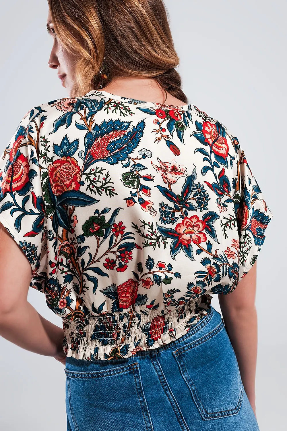 crop top with beige paisley print - Tops