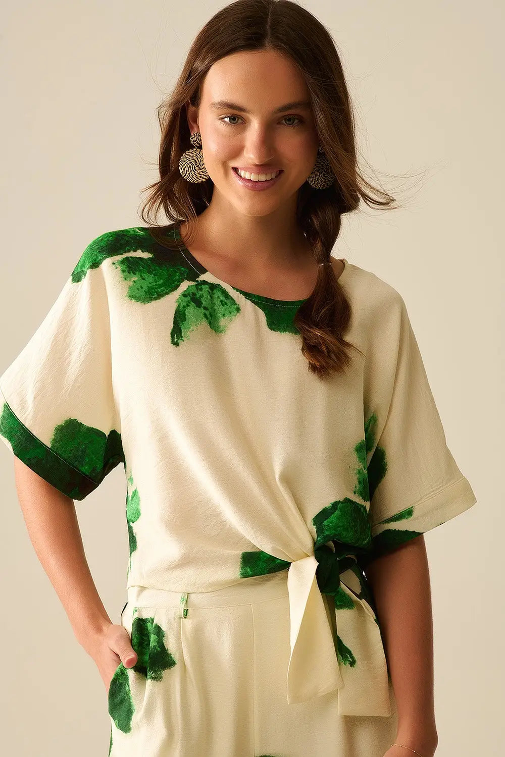 Cropped Blouse With Floral Print in Green Tied At The Waist - Tops