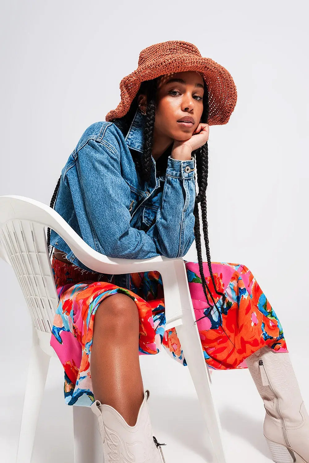Cropped denim jacket with raw hem in mid wash - Coats and Jackets